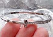 Brazalete estrecho de diamantes
