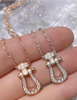 Collar de herradura de plata con diamantes