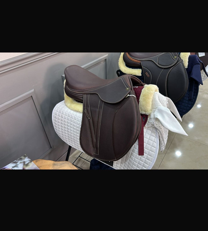 Zestini Horse Riding Saddle 17.5 Brown